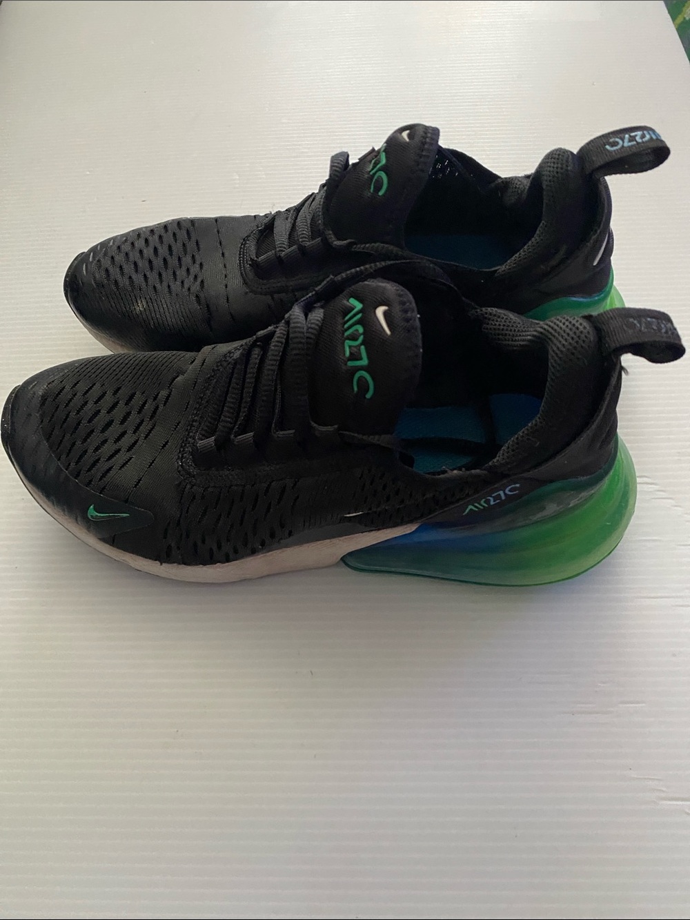 Nike Air Max 270 C Size 6Y  Sneakers (needs cleaning & laces)